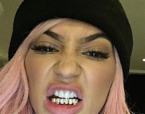 50 Famous People Decorate Their Teeth With Gems 